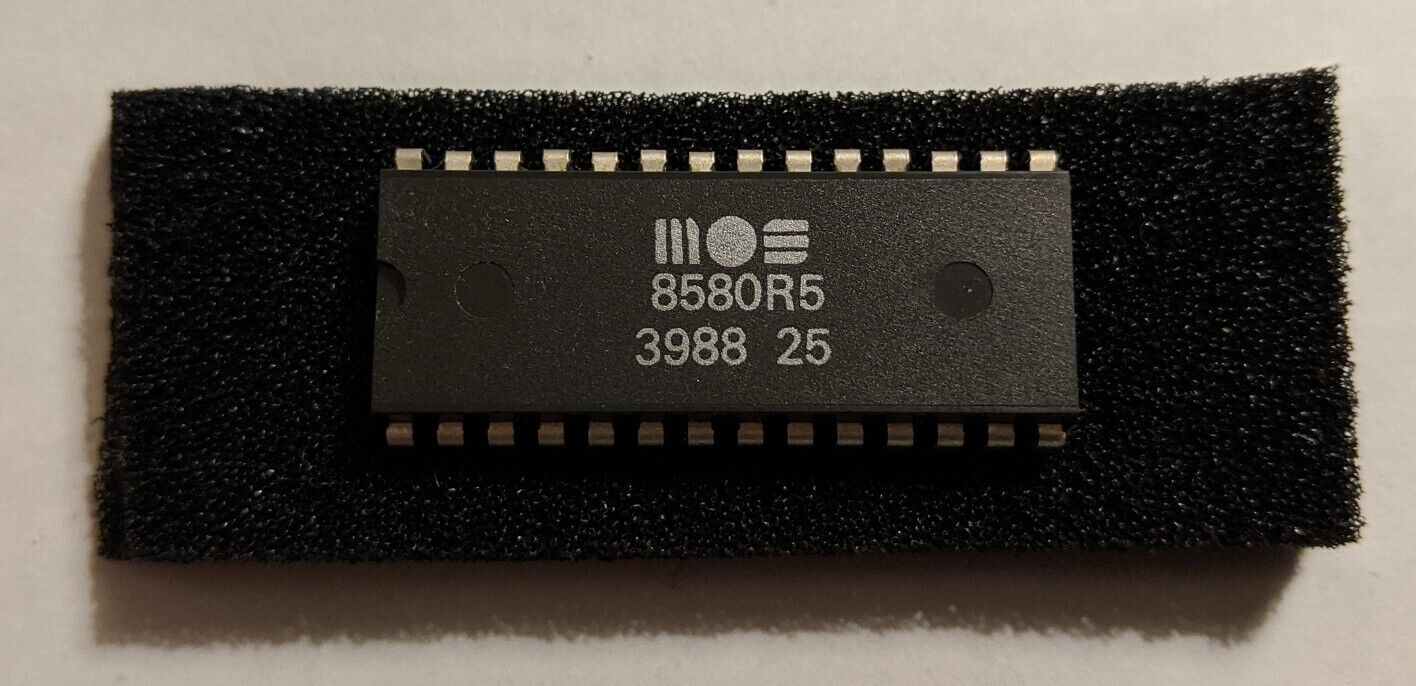 MOS 8580R5 SID - Commodore 64 sound chip - tested, working! C=64