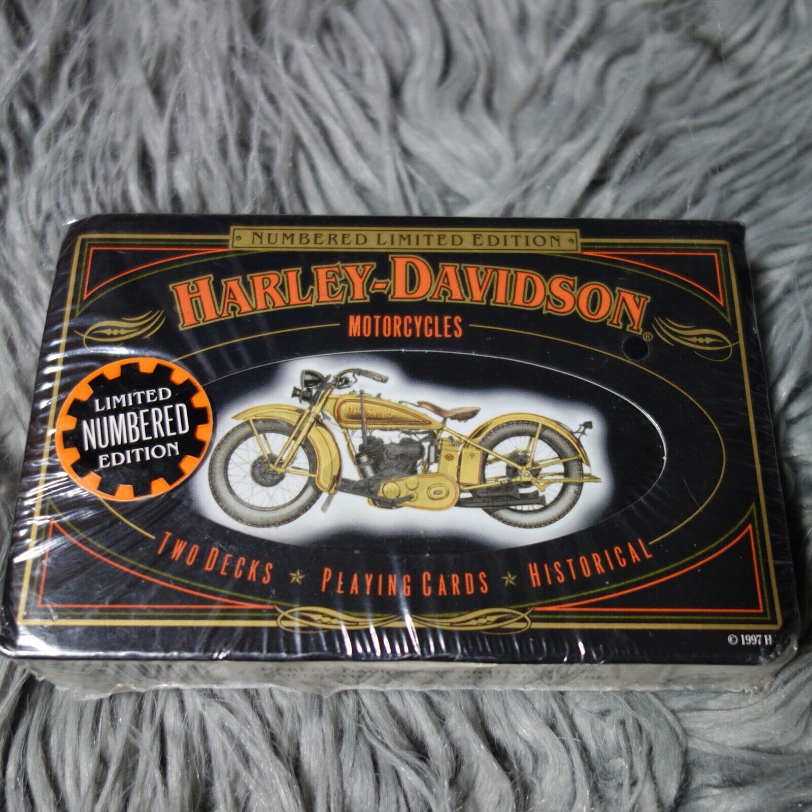 HARLEY DAVIDSON LIMITED EDITION 1997 TWO DECK PLAYING CARDS AND COLLECTIBLE TIN