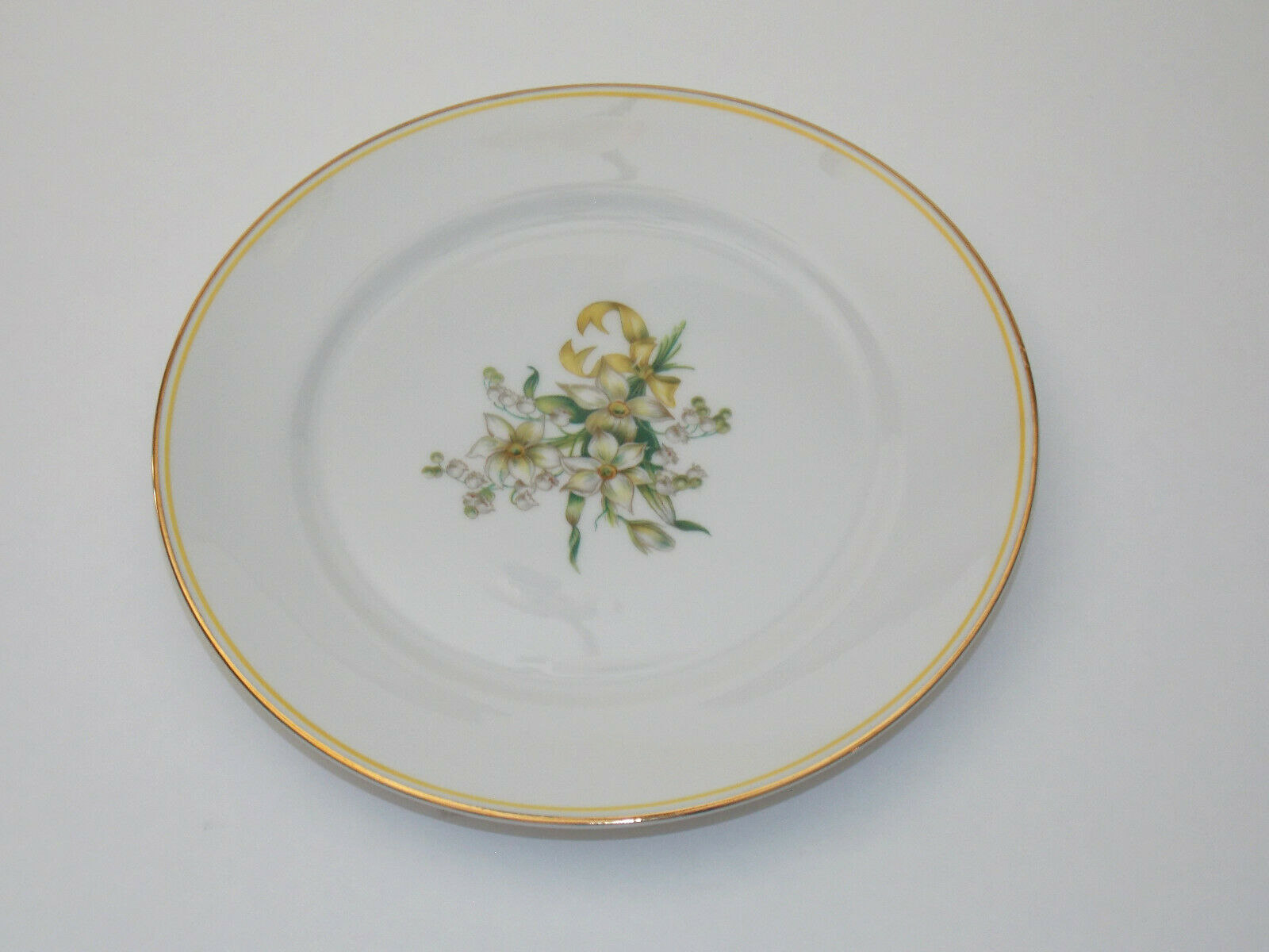 H&c Heinrich 8" Plate - Selb Bavaria Germany - White With Green/yellow Flowers