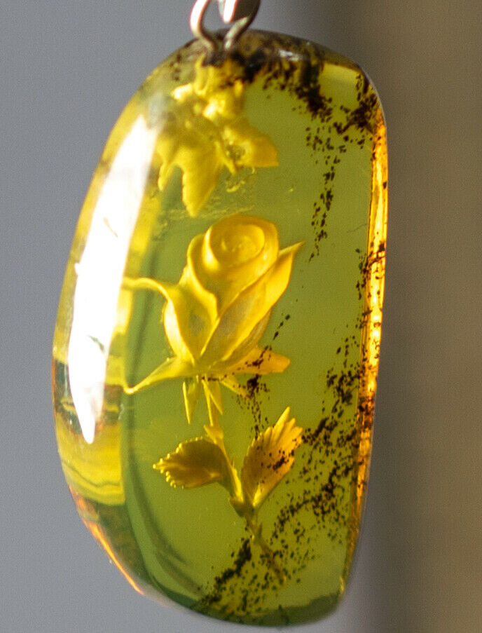 Amber Pendant Daft Flowers / Mexican Amber / Daft Amber Shape Flowers Butterfly