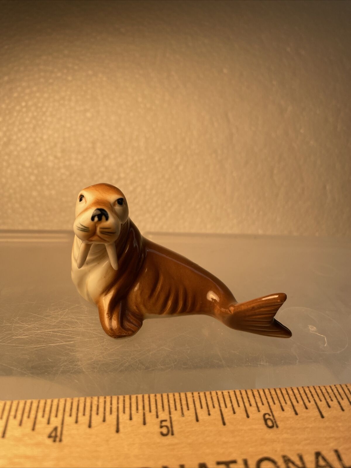 Sea World souvenier WALRUS figurine Porcelain 3” Length